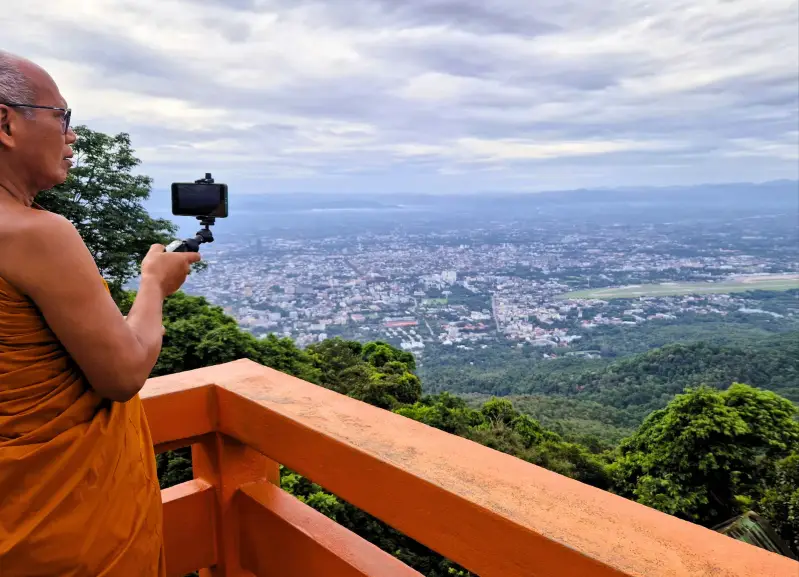 monnik-chiang-mai-boeddhisme-workshop-standard-1u9lsv.webp