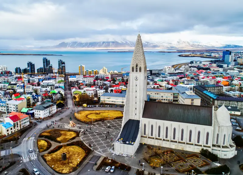 reykjavik-hoofdstad-ijsland-haven-kerk-standard-p7ndl6.webp