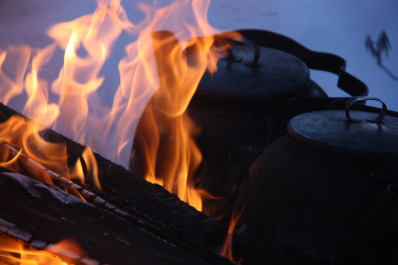 tc-travel-counsellors-wide-inside-veerle-willems-fins-lapland-campfire-standard-vkx4xz.jpg