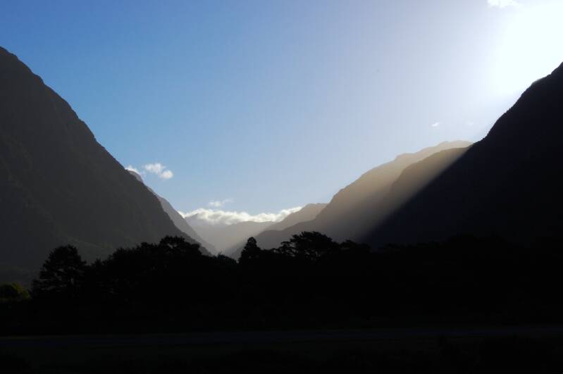 tc-travel-counsellors-wide-inside-veerle-willems-new-zealand-milford-sound-sunset-standard.jpg