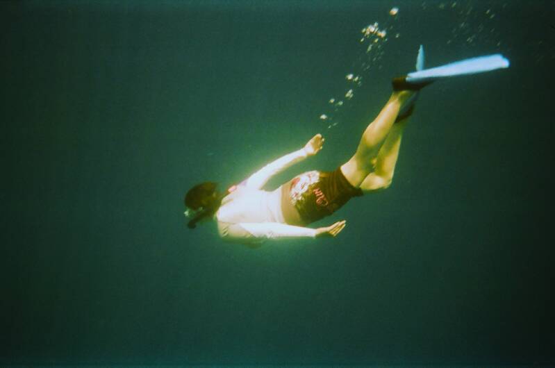 tc-travel-counsellors-wide-inside-veerle-willems-portrait-snorkeling-dive-philippines-standard-fp344m.jpg
