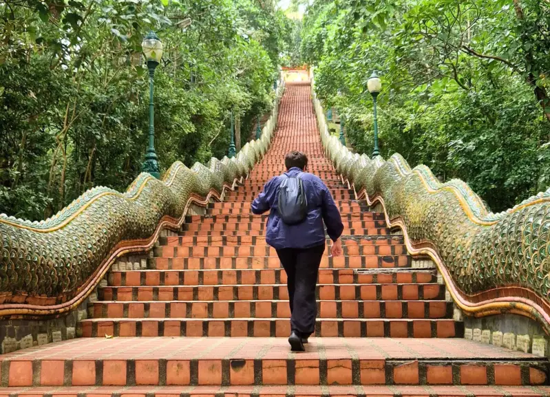 trappen-lopen-chiang-mai-draak-standard.webp
