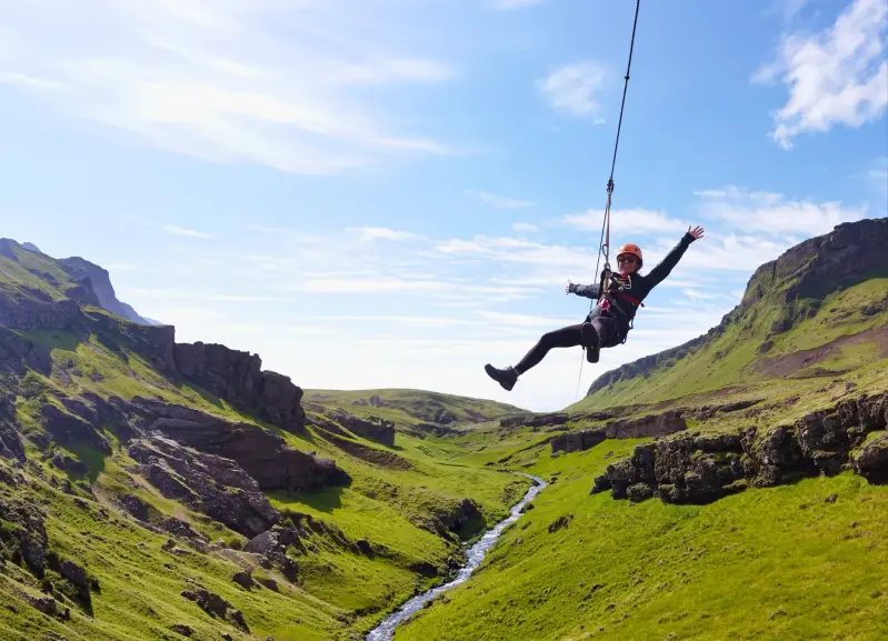 zipline-vliegen-vik-zuidkust-ijsland-standard-io11gb.webp