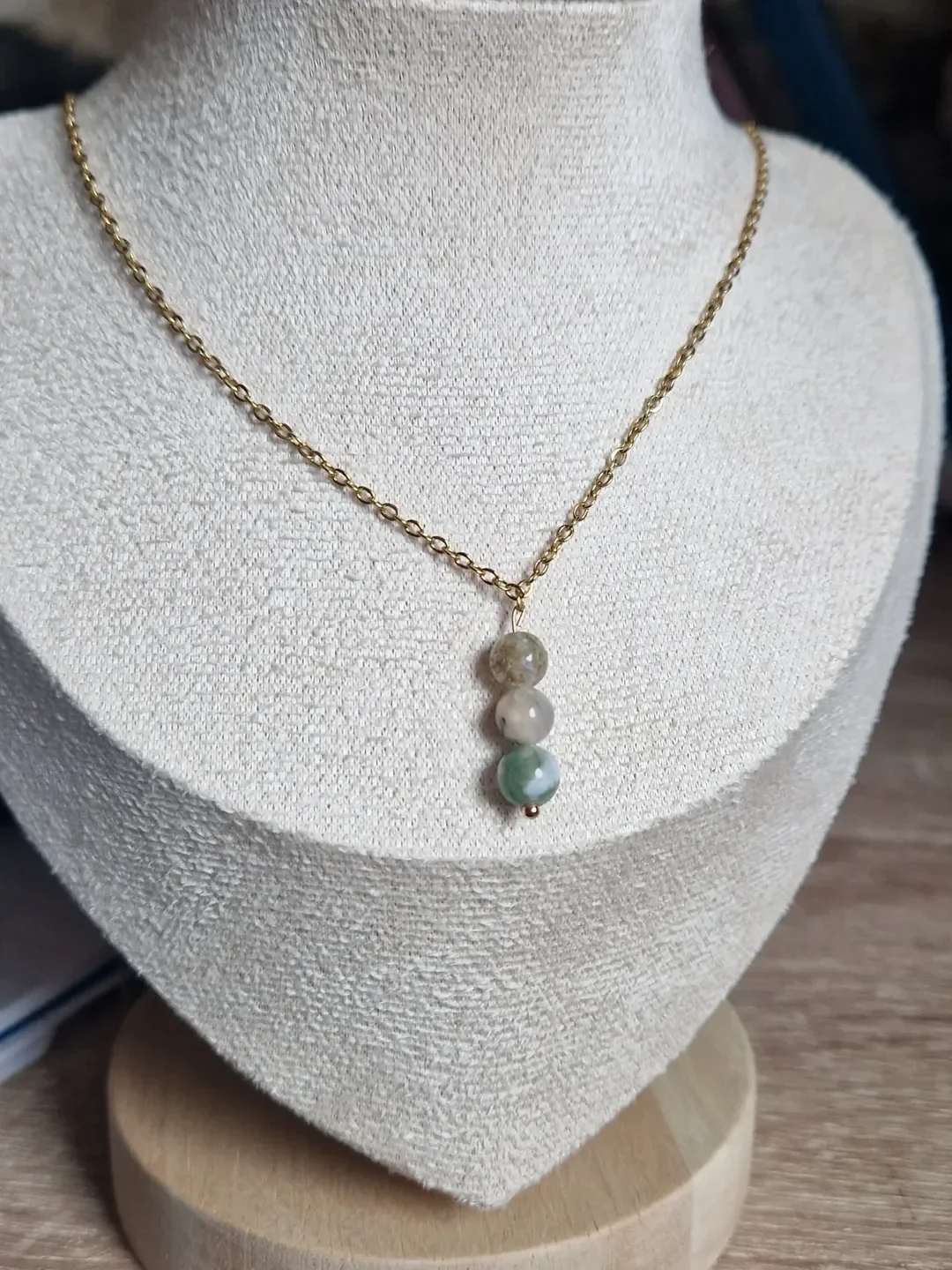 Collier chaîne agate arbre dorée