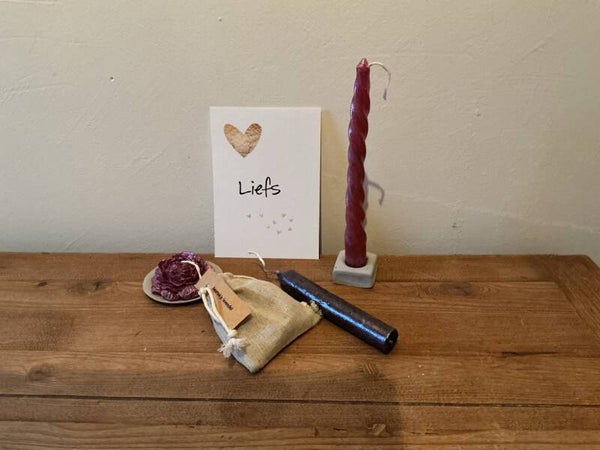 Tafereeltje met kaarsen roze/paars