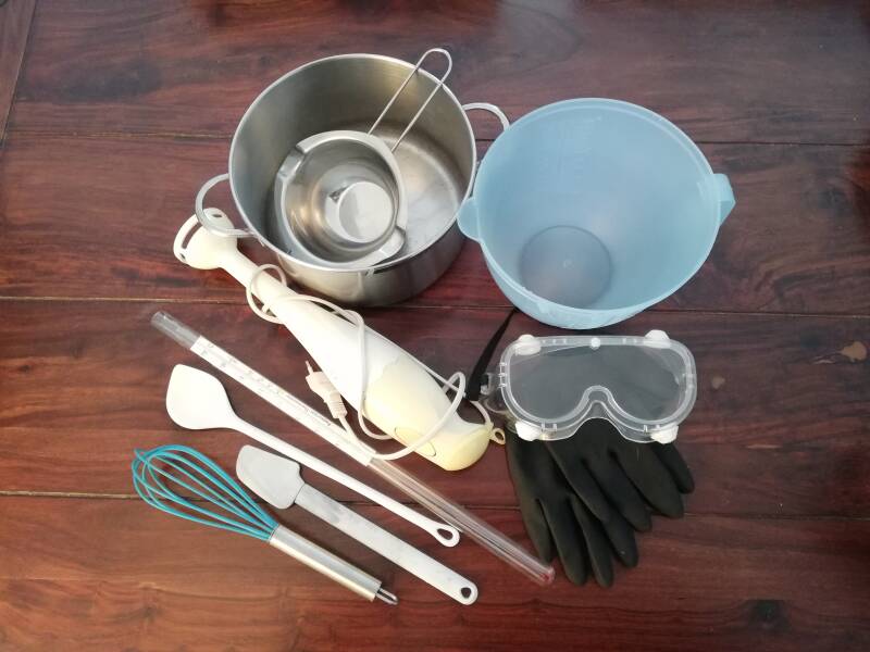 Utensilien zum Seifensieden