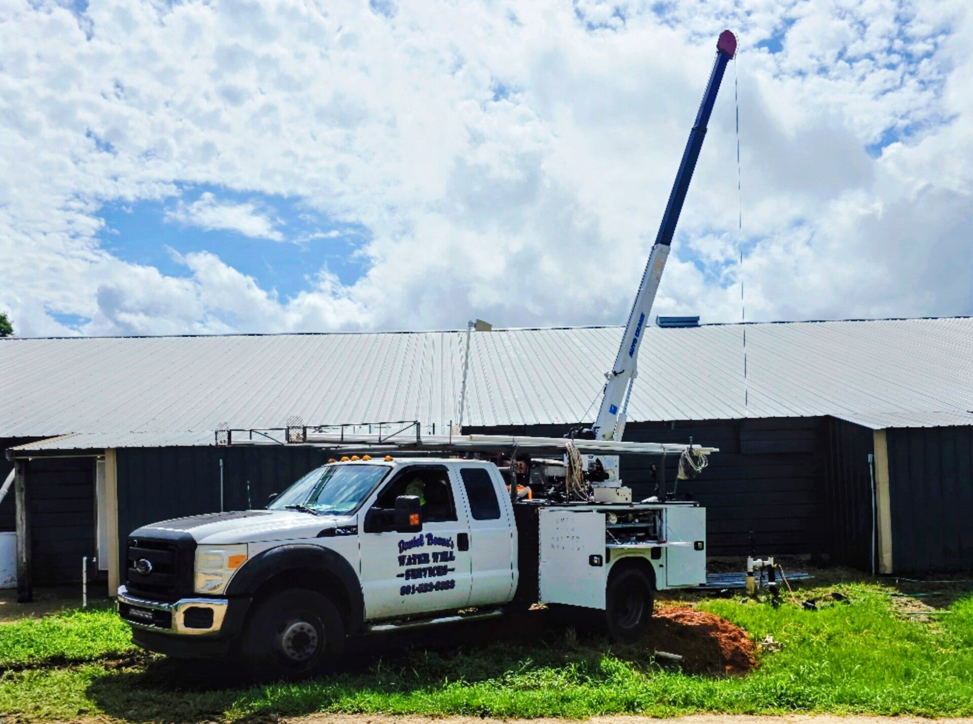 JUNE 2026, WE'RE REPLACING A 5HP  submersible pump at a chicken farm in Mize, Mississippi.