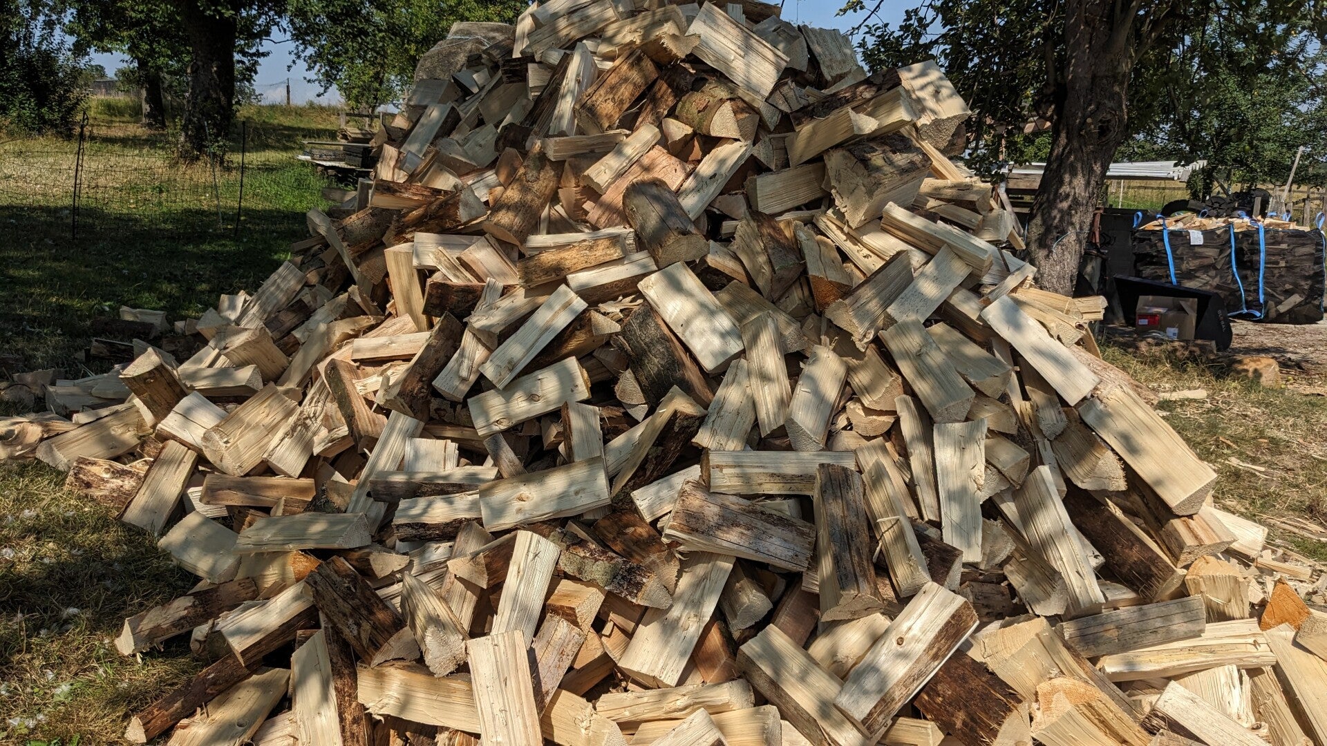 Gespaltenes Nadelholz