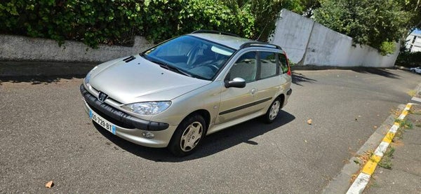 PEUGEOT 206 SW Pop Art 1.4i 75 Ch