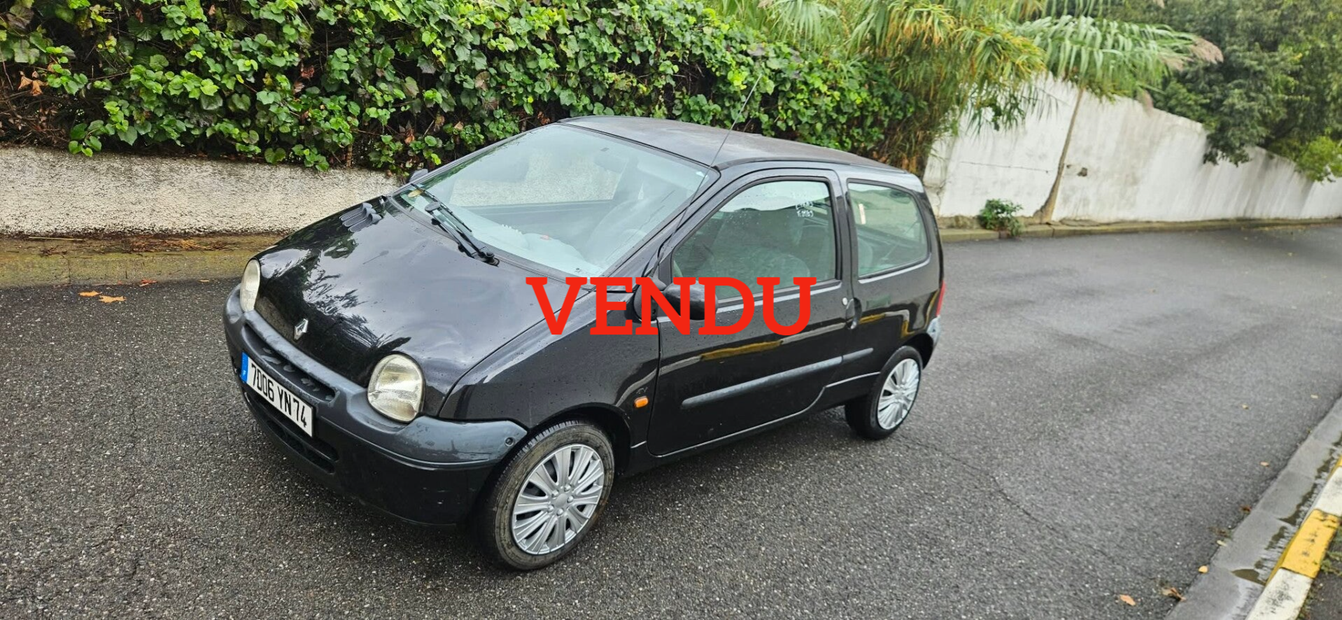 RENAULT TWINGO Initiale 1.2 16v 75 Ch