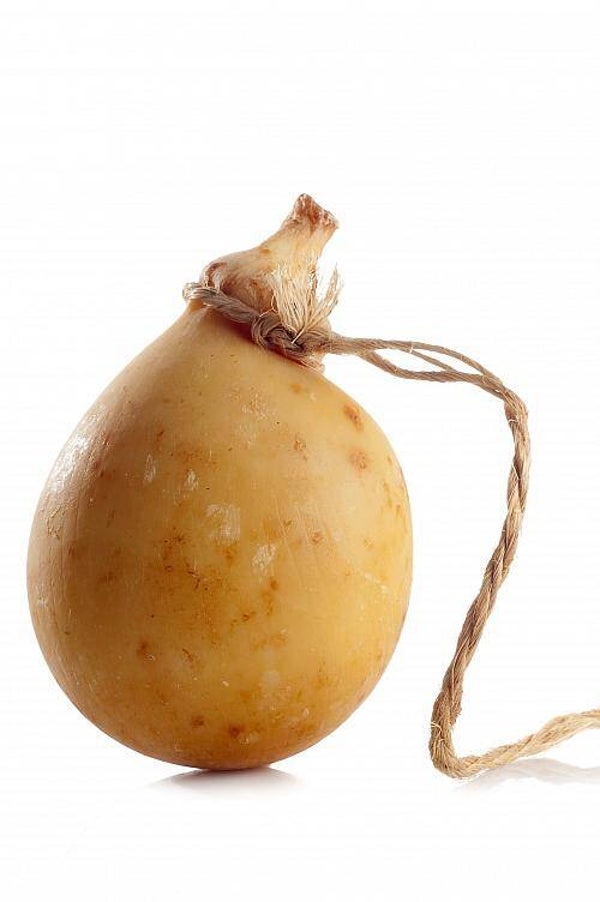 CACIOCAVALLO AFFINATO AL MONTEPULCIANO