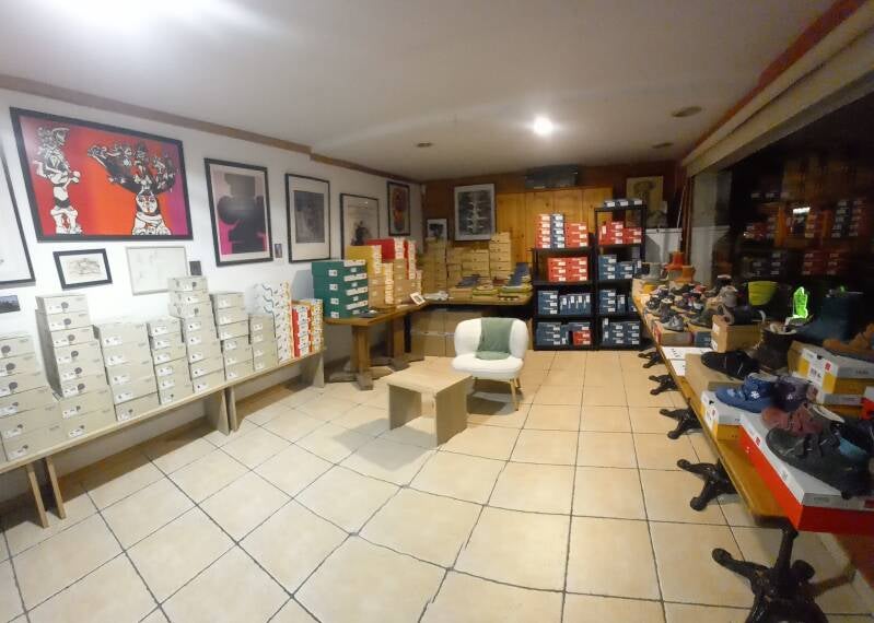 Pop up store chaussures barefoot expo-vente en Haute-Savoie pas loin de la Suisse