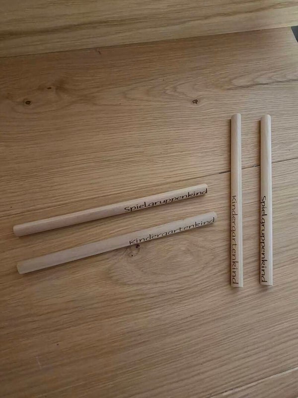 Regenbogenfarbstift graviert