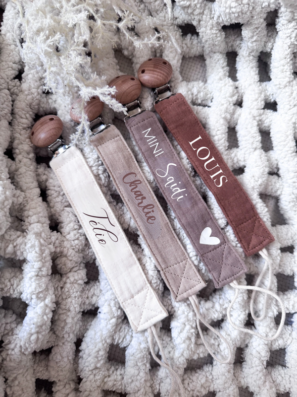 Attache tétine bois