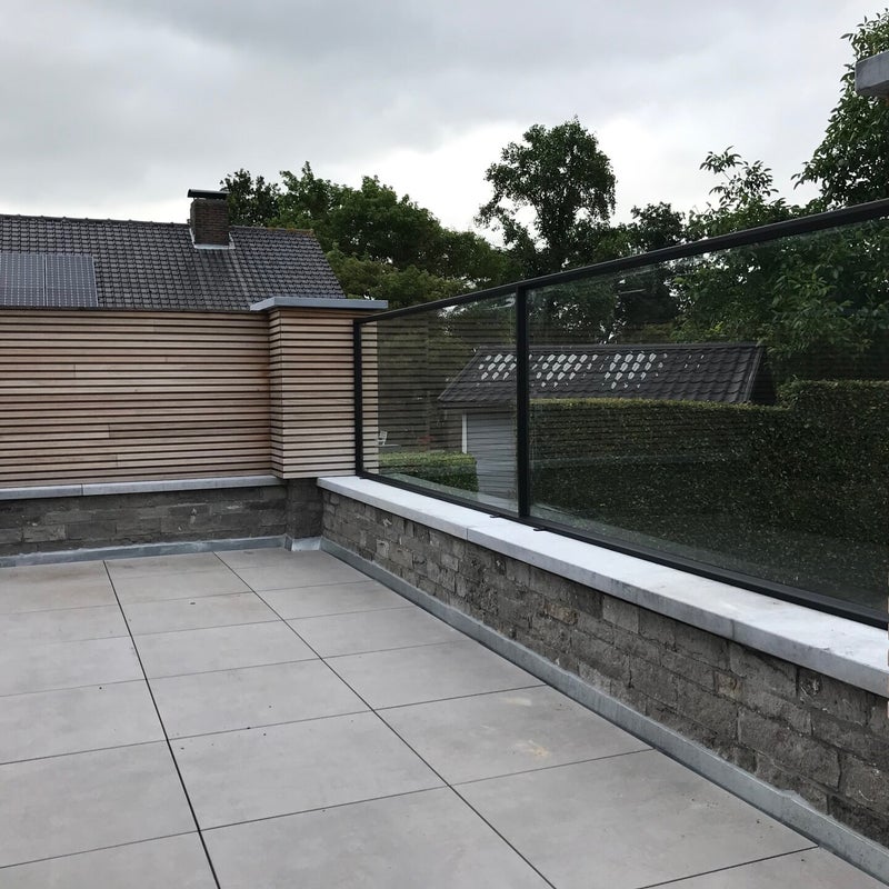 Borstwering glas in staal