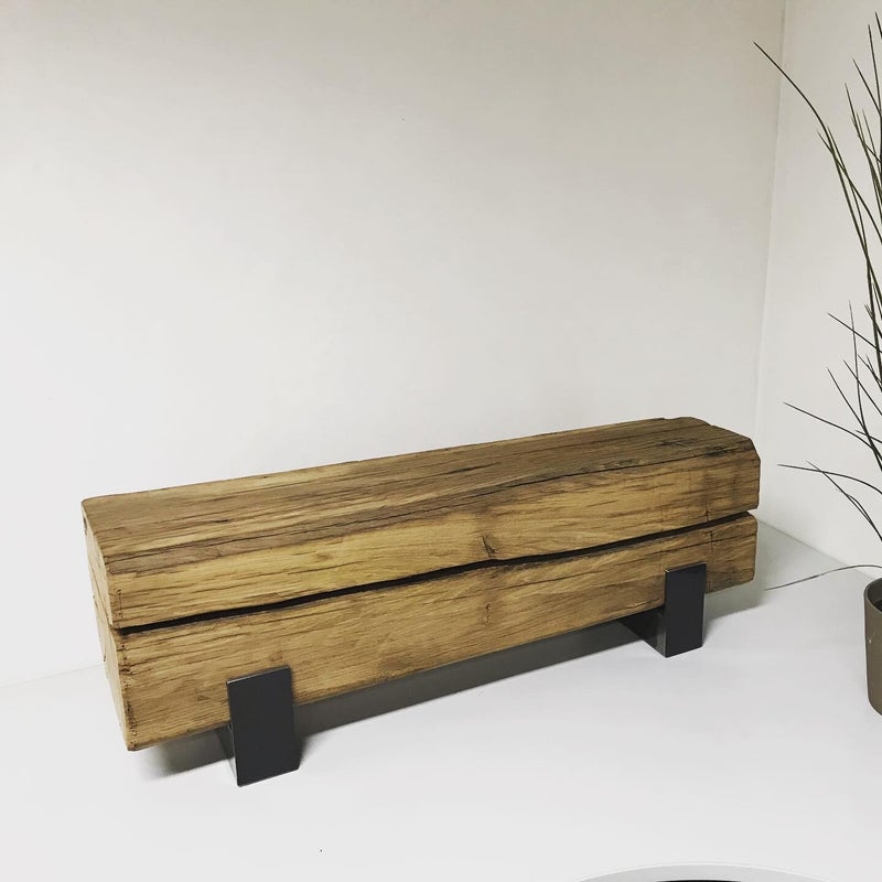 Massief oud eiken bijzettafel met stalen onderstel