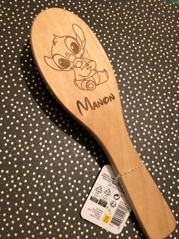 Brosse en bois stitch avec prenom