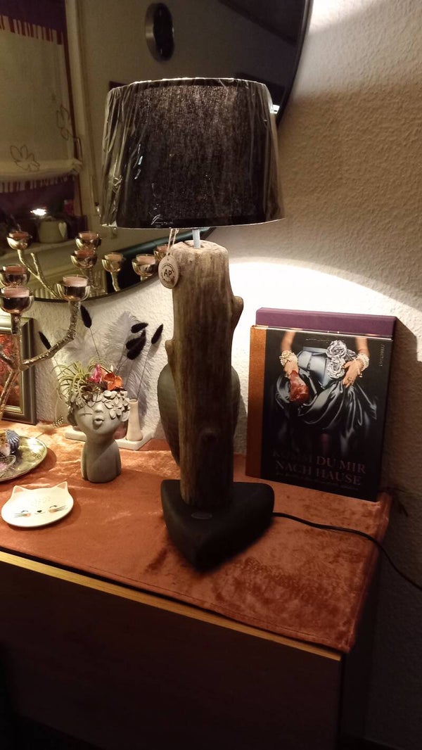 Wunderschöne Treibholz Lampe mit schwarzem Textil Schirm