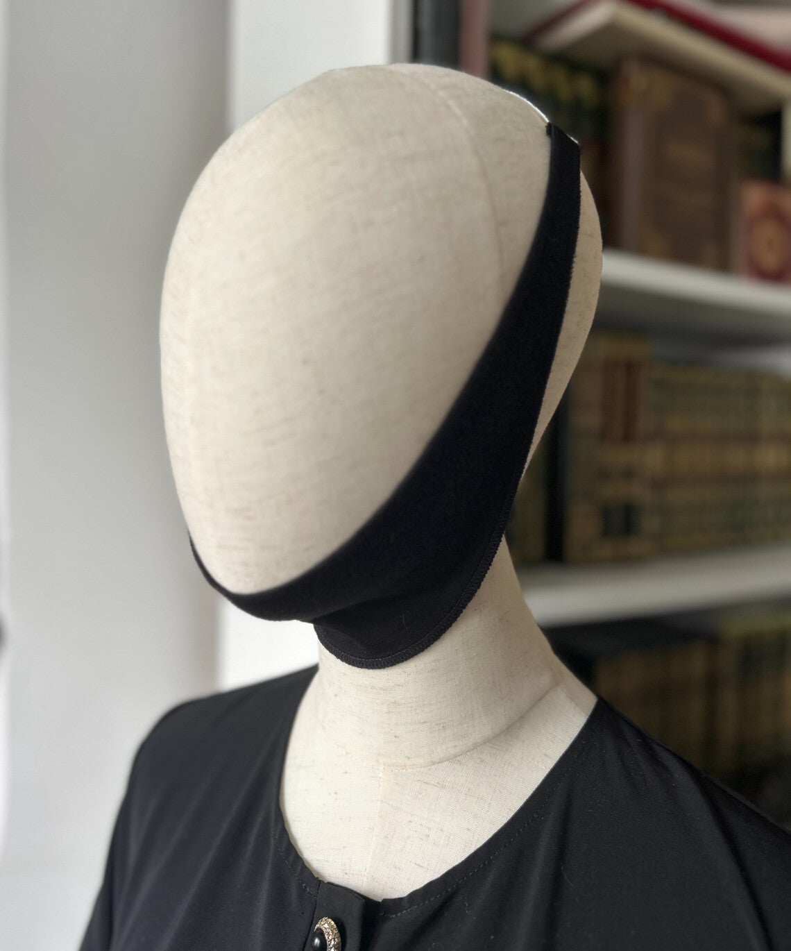 Small Chin Collection Zwart