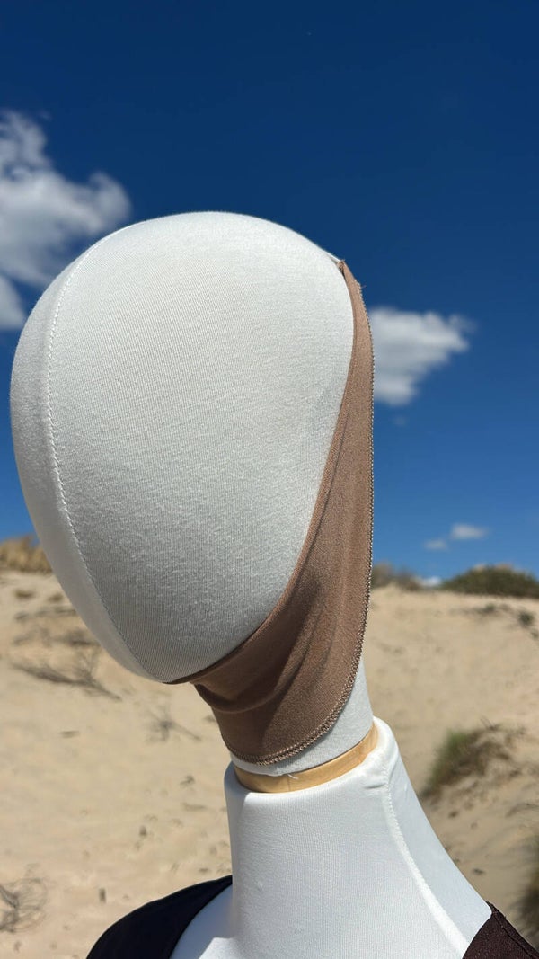 Small Chin Collection Camel