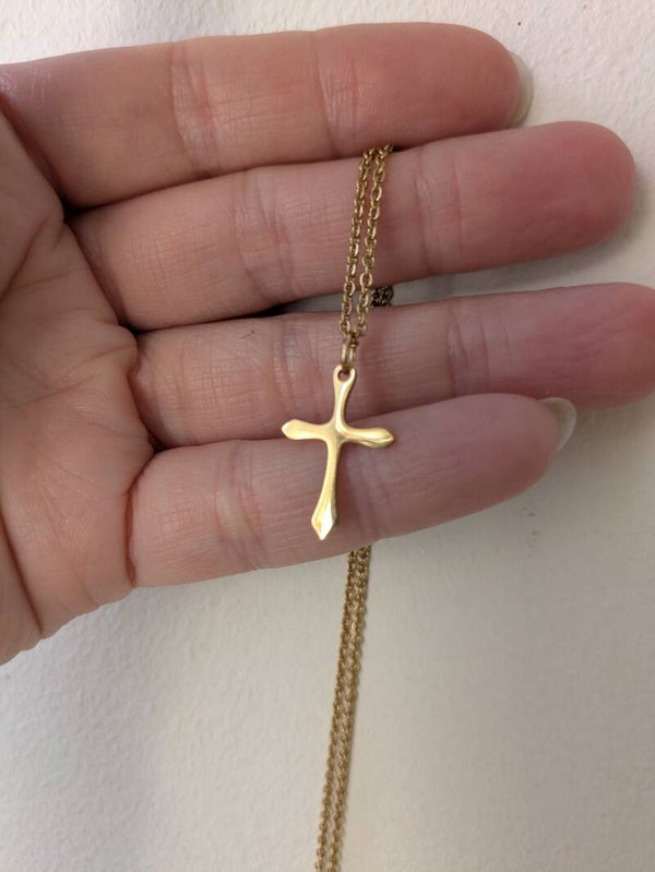 Kruisje korte ketting