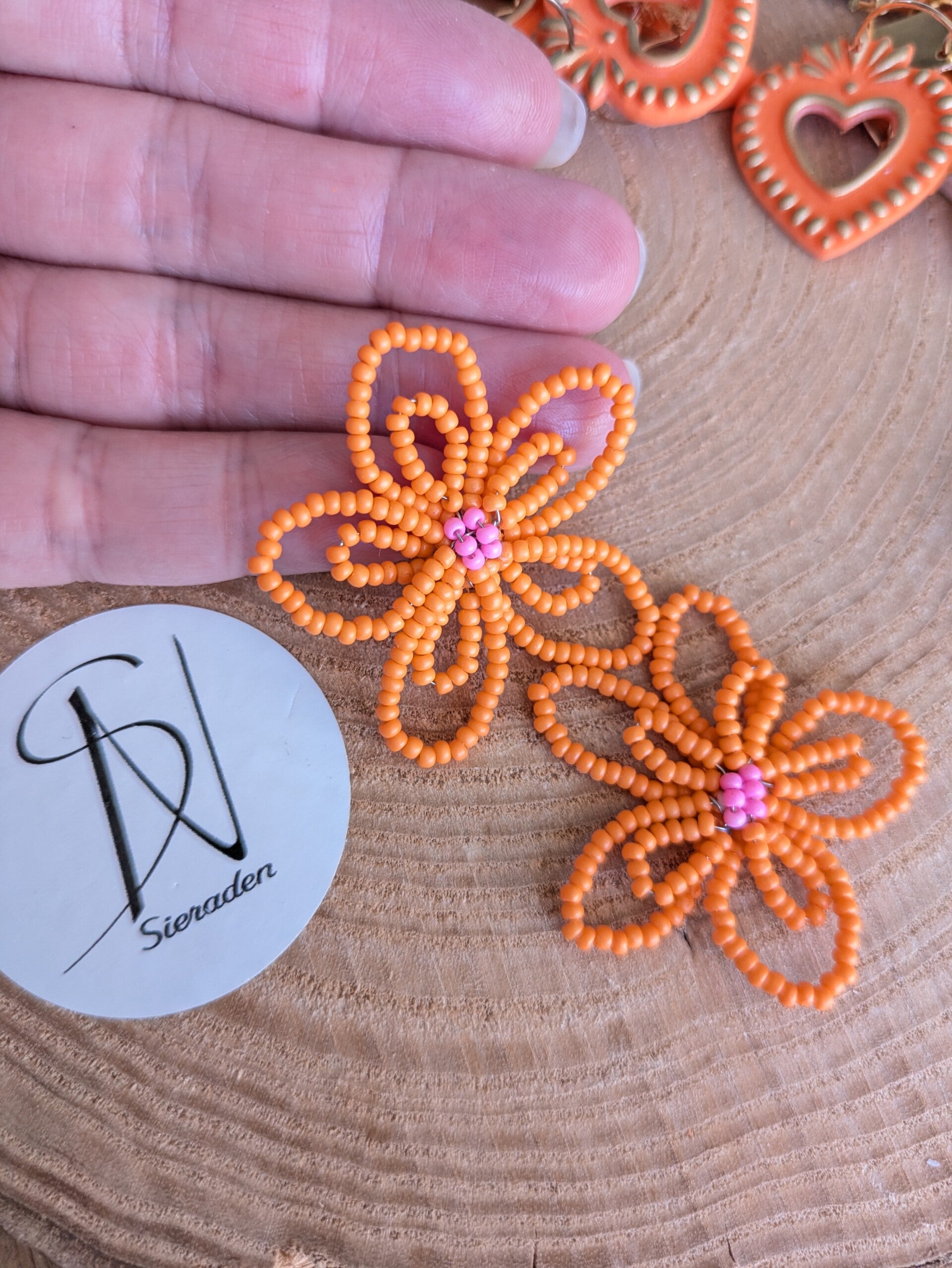 Losse beaded bloem bedel