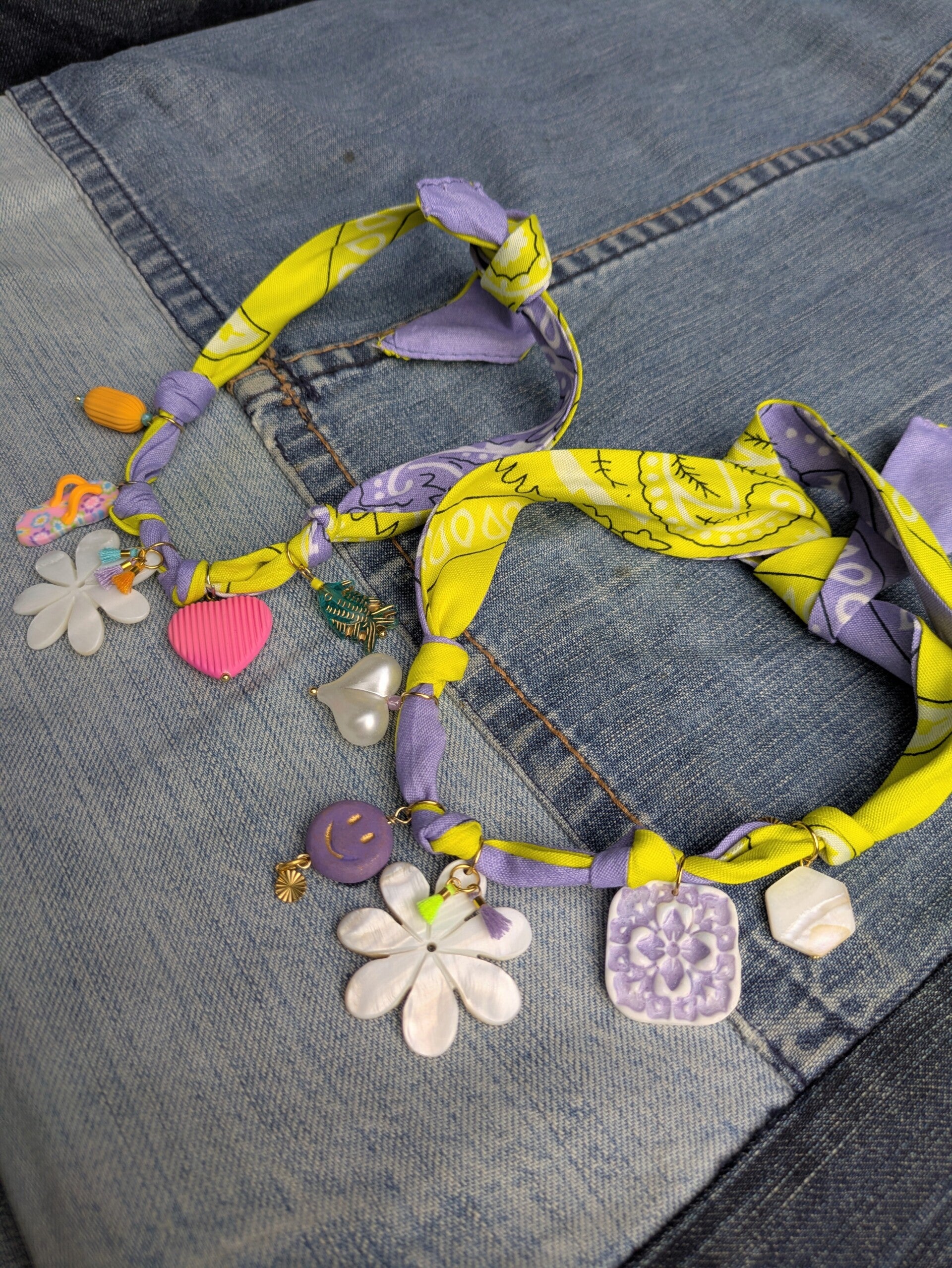 Bandana ketting bedels paars/geel