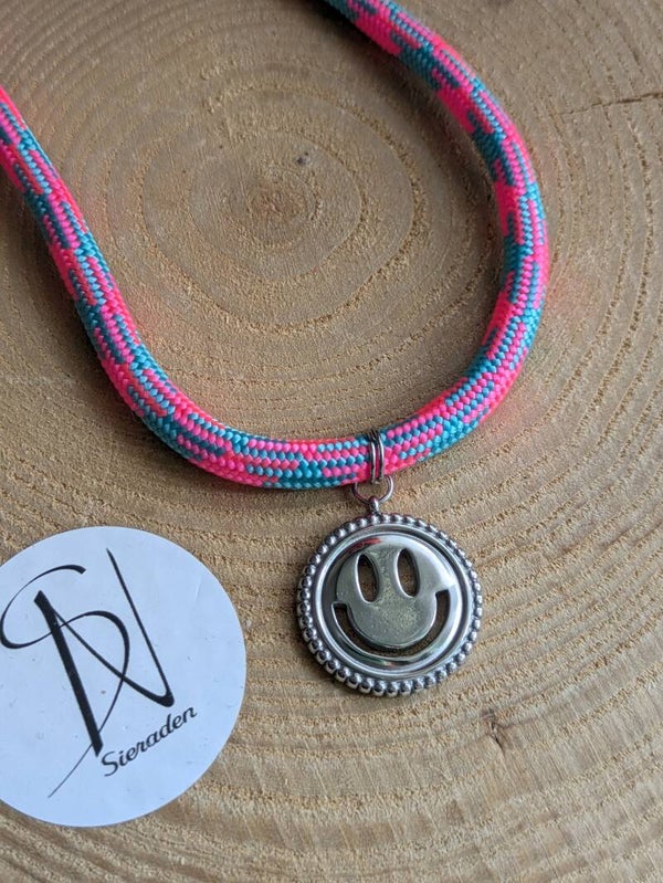 Smiley Paracord ketting