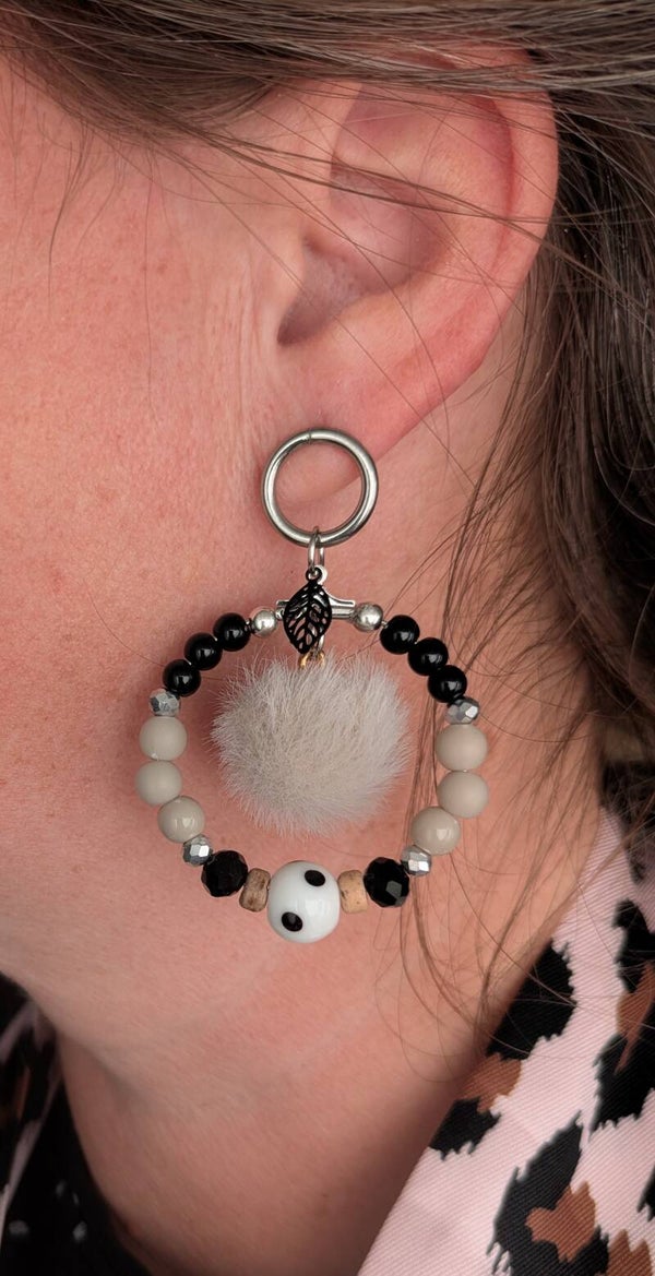 Circle of fur oorbellen