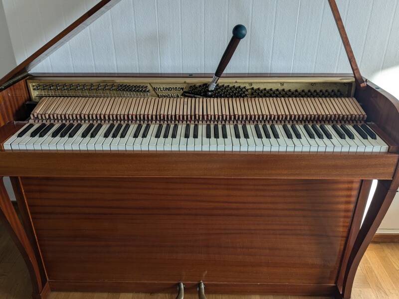 Stämning av ett Nylund & Son kammarpiano