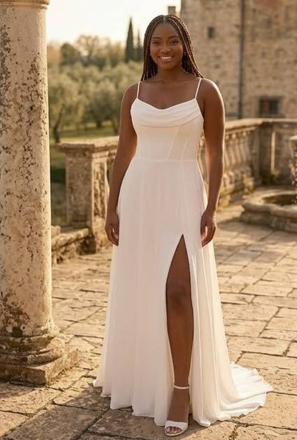 Plussize trouwjurk met split en lage rug – elegante bruidsjurk incl. op maat maken Anne