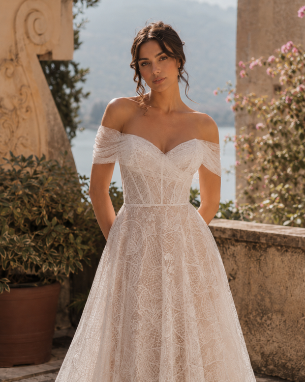 Nikita Special trouwjurk met bohemian kant en off-shoulder mouwtjes LY3285