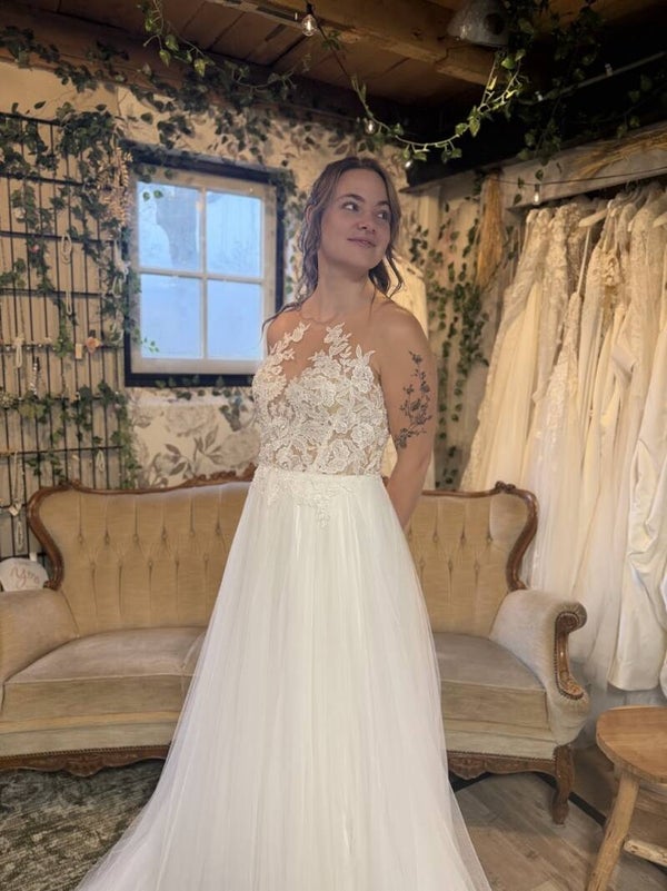 💍 Lilly tweedehands trouwjurk – maat 40 | Kant & luchtige A-lijn-code 2025168