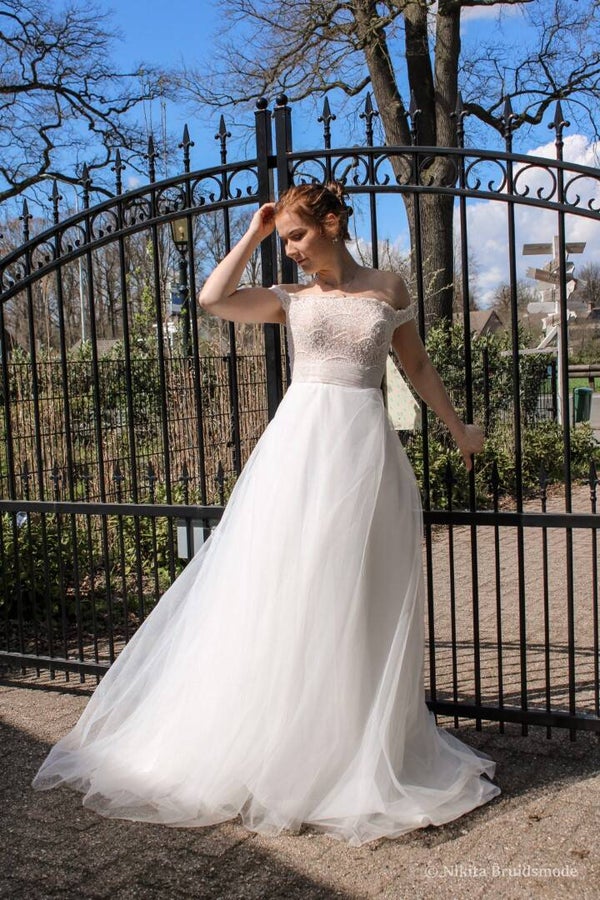 Nikita Special prinsessen trouwjurk off the shoulder Style 1988