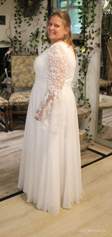 🌿 Kleemeyer plussize bruidsjurk met kanten mouwen – maat 48 (tweedehands)✨ Code 2025102