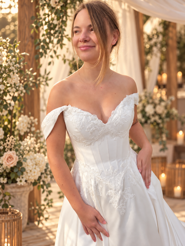 Tweedehands Maggie Sottero trouwjurk met lange sleep  code 2026135