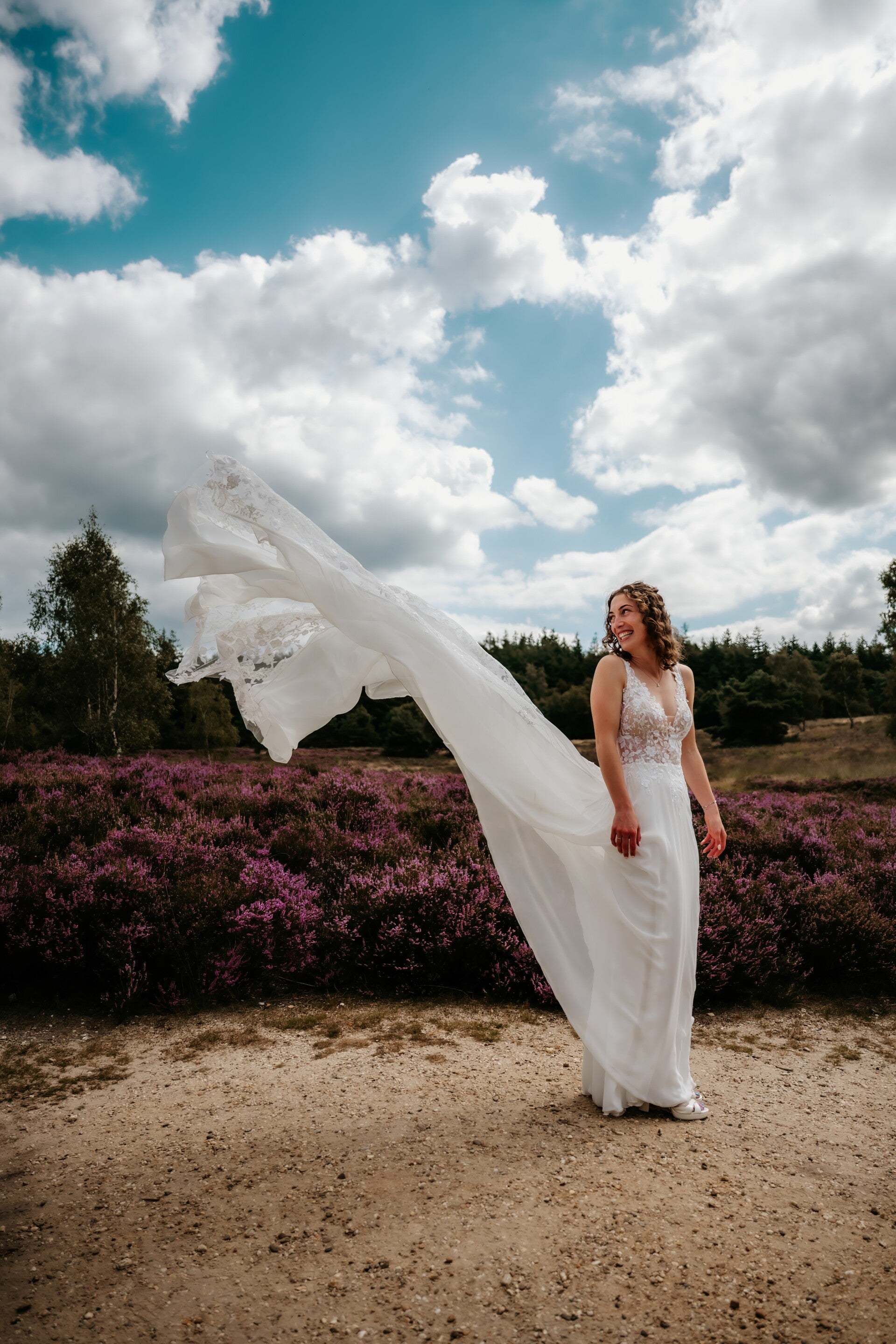 Tweedehands Modeca trouwjurk met kanten rug en sleep – maat 34-36Code 2025154