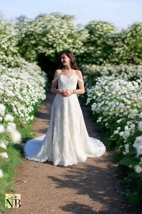 Verhuur! 🌿  vintage kanten A-lijn trouwjurk 🌿 code VH01