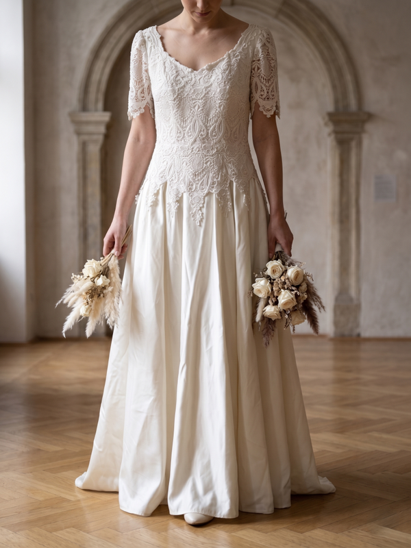 Vintage trouwjurk V3 – Romantisch kant met een zachte bohemian uitstraling