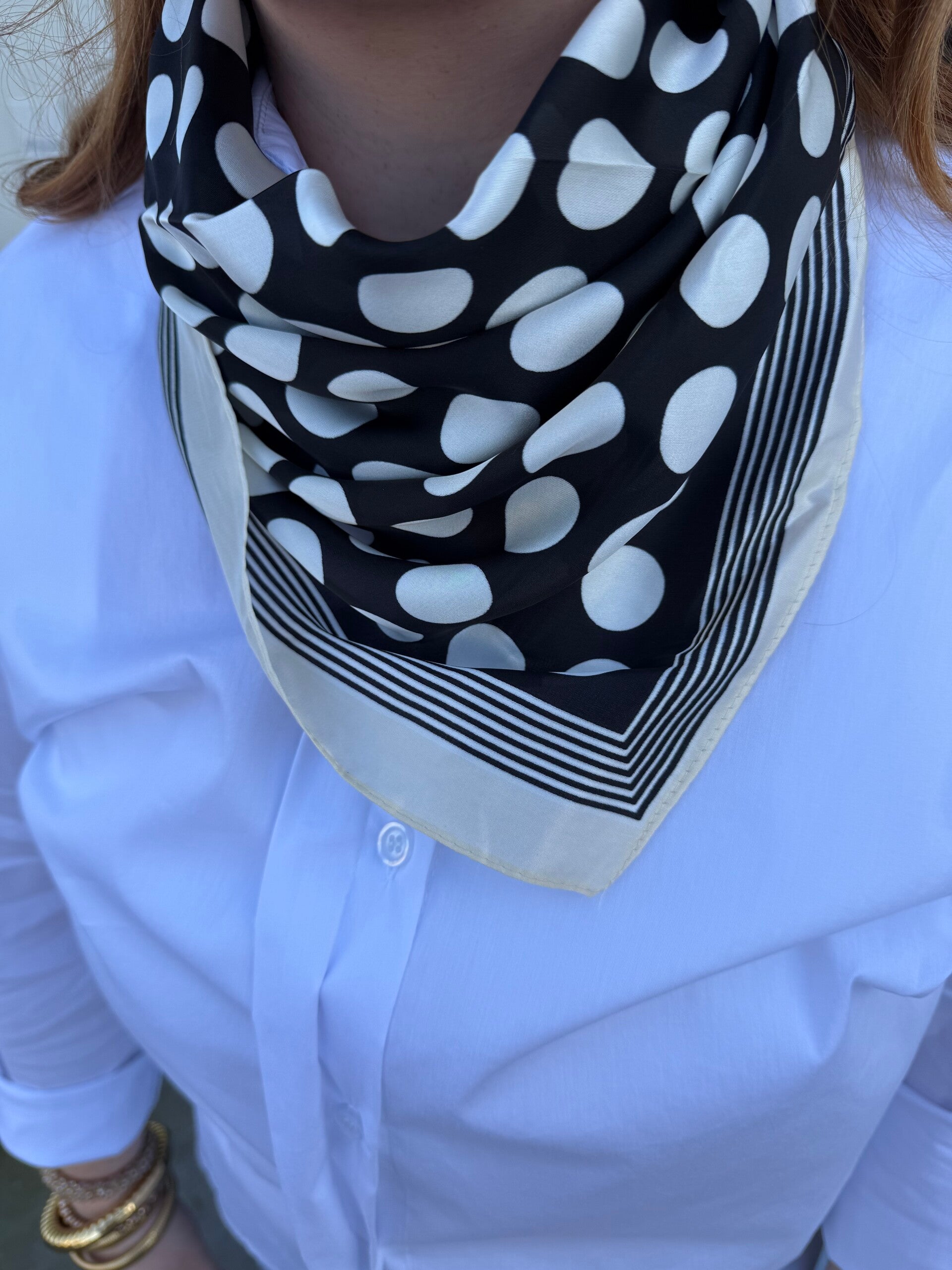 Sjaaltje polka dots