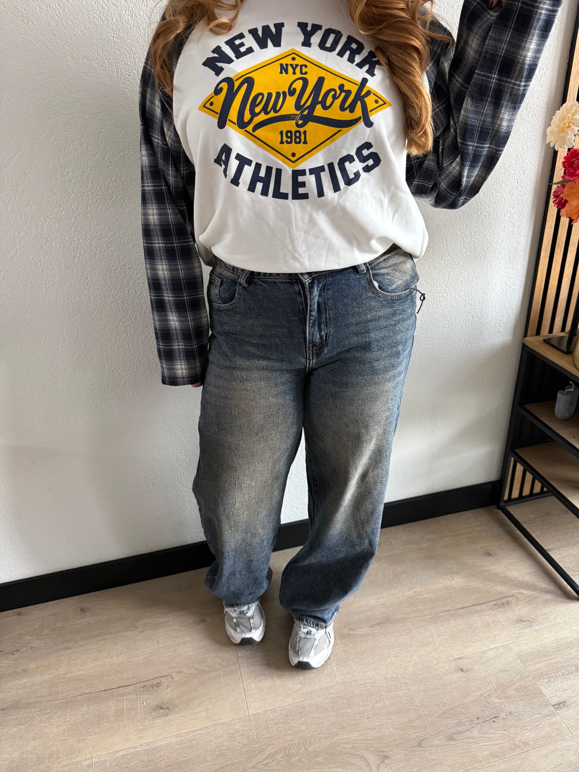 Washed denim jeans barrel