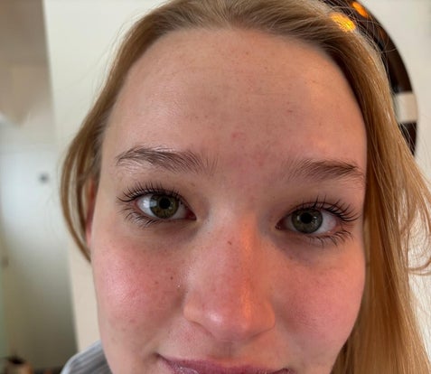 Geniet van een ontspannende wimperlift in je eigen huis.