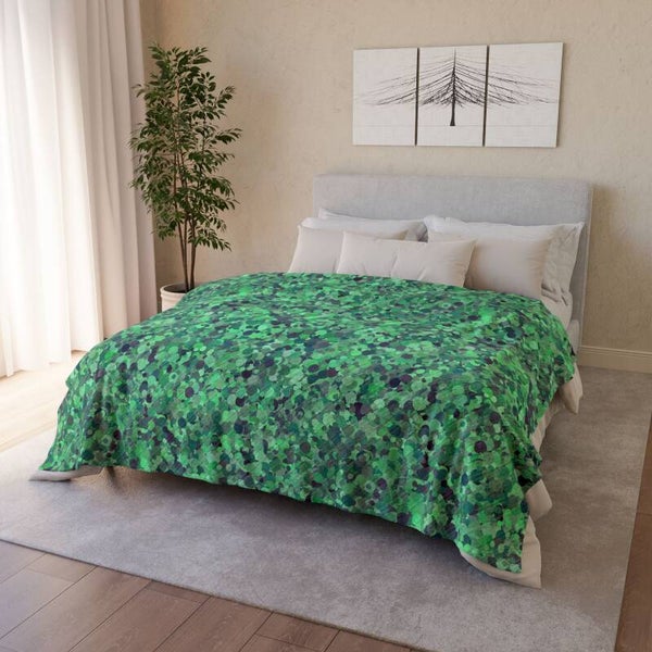 Cozy Green Dot Soft Polyester Blanket