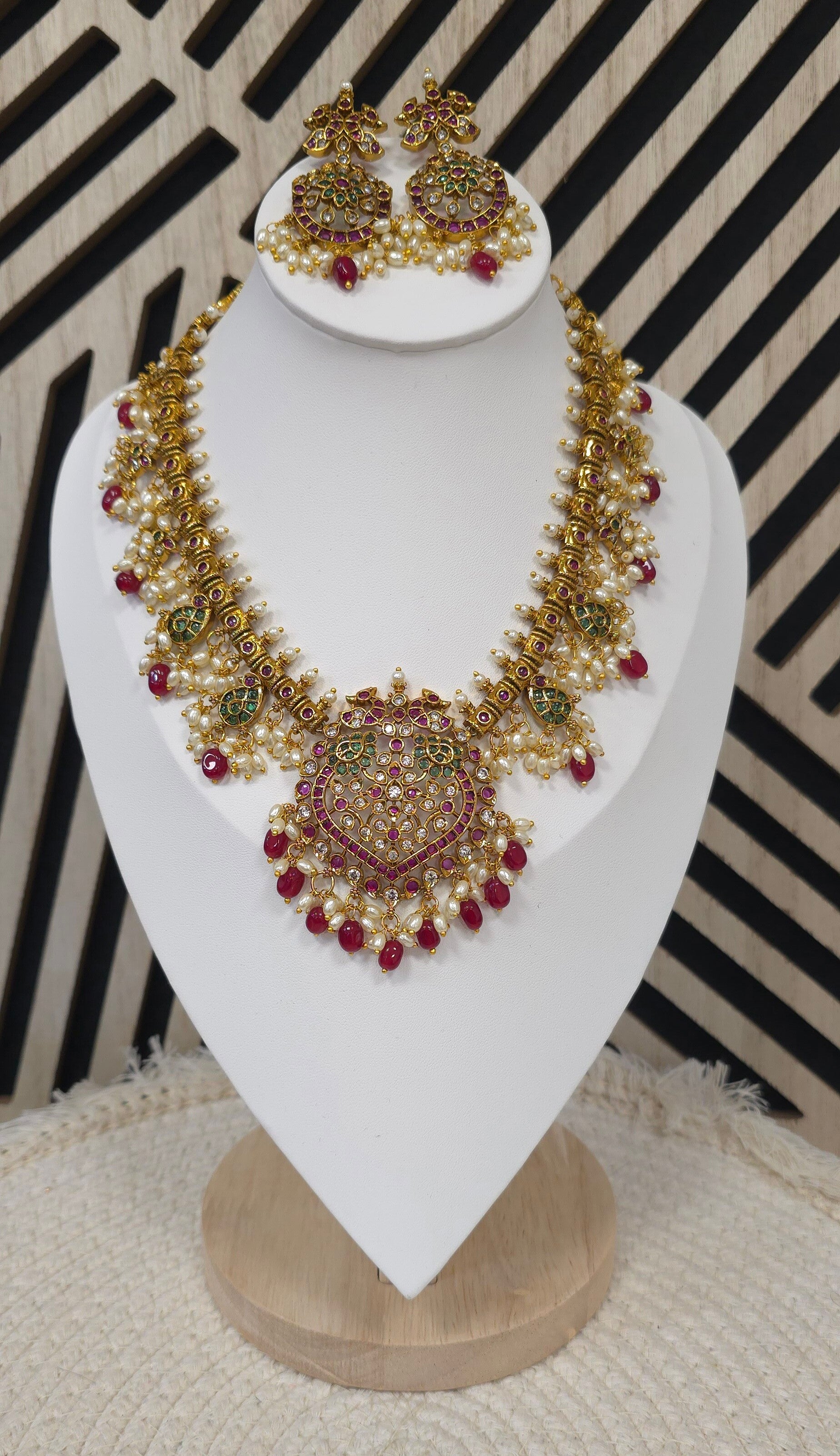 Ishara Set