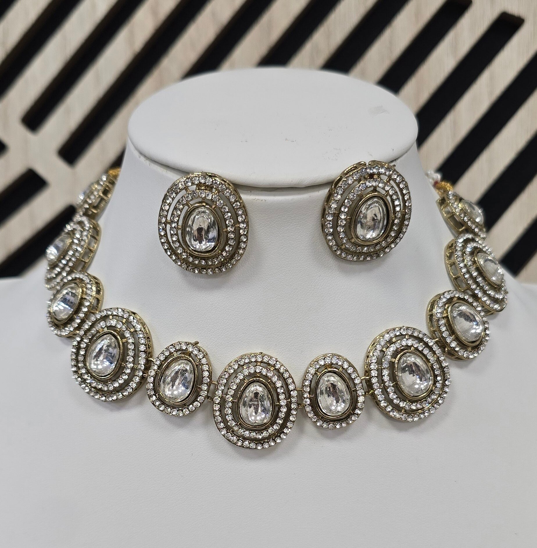 Choker/Necklace Set Liyana