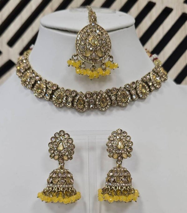 Choker set Diyara Geel
