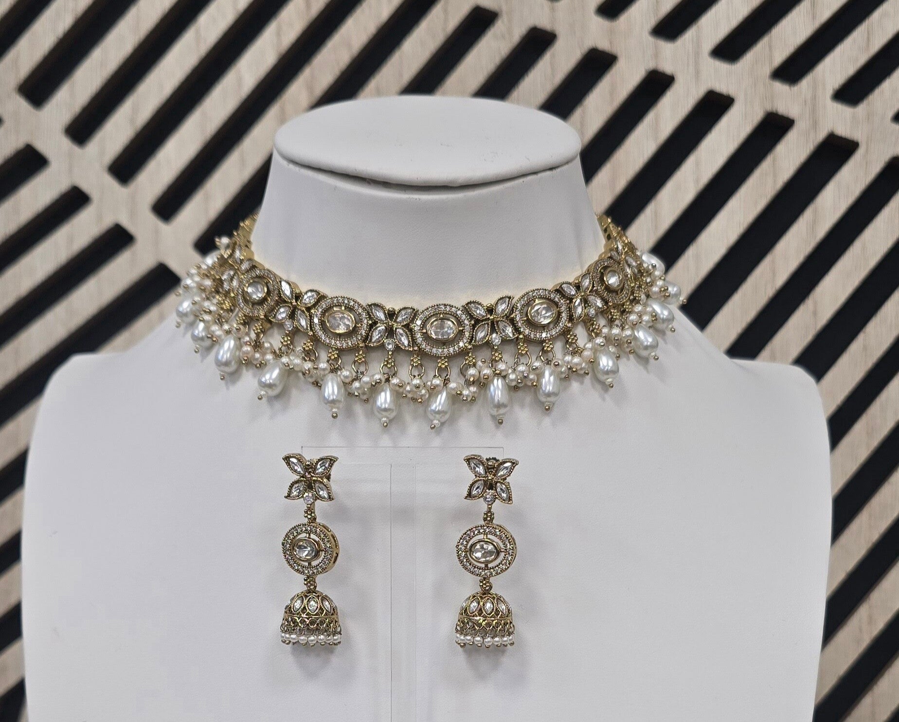 Kundan necklace set wit