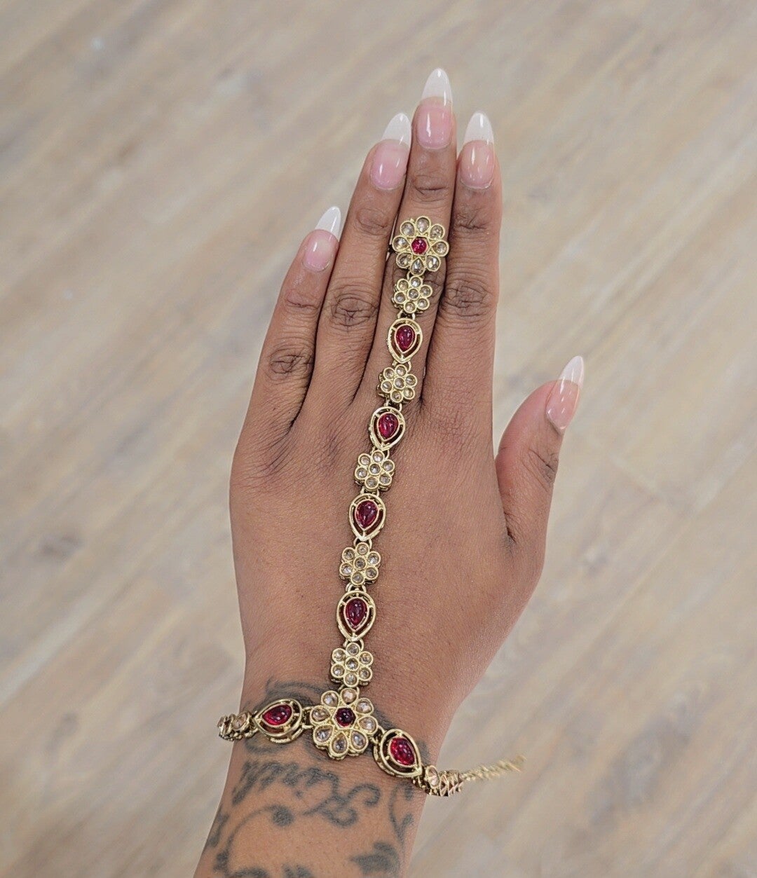 Handchain Meera