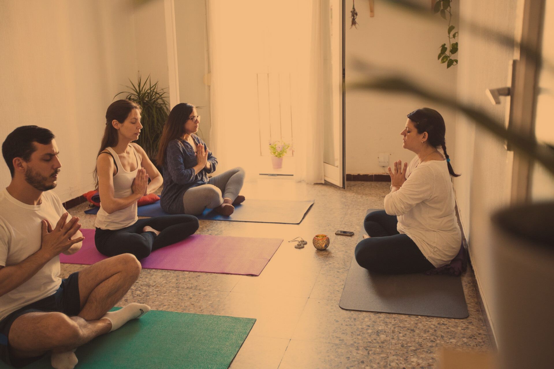 Yoga clases regulares de Yoga en Barcelona privadas y grupales. Yoga para todos los cuerpos, edades y niveles. Grupos pequeños