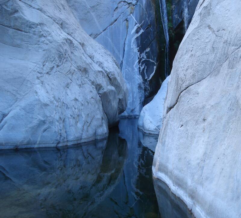 rocks-palm-springs-standard-mqs8sq.jpg